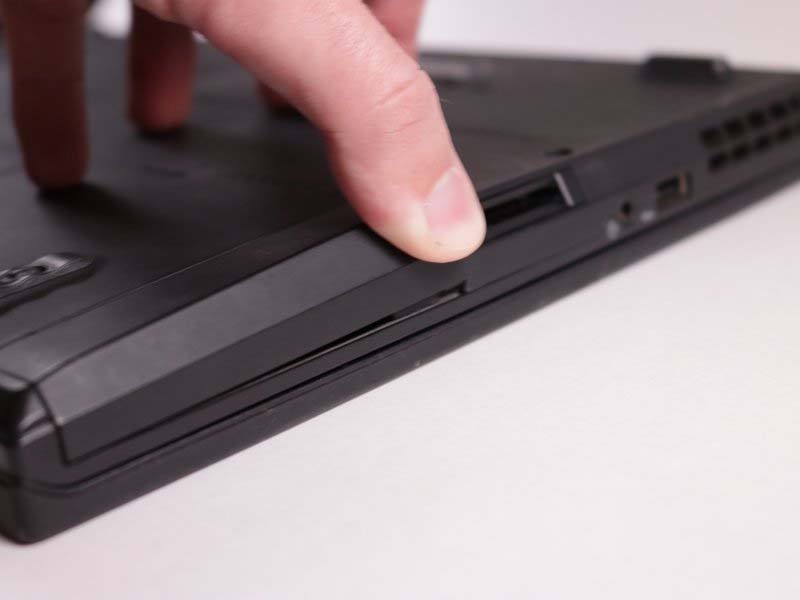 cach-thay-o-cung-hdd-cho-lenovo-thinkpad-t420s-h3