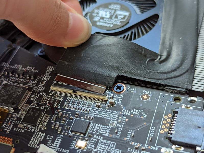 cach-thay-ram-cho-laptop-msi-gs65-stealth-thin-8re-h5