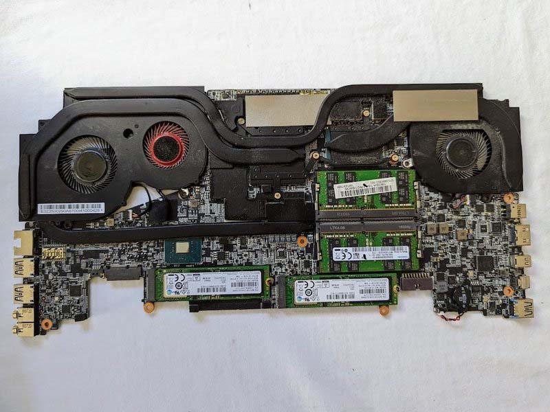 cach-thay-ram-cho-laptop-msi-gs65-stealth-thin-8re-h7